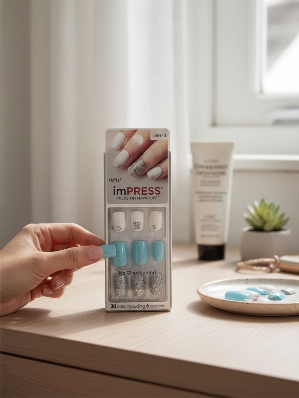 imPRESS Press‑On Nails | New in Box • Medium Length • 30‑Count Accent Set